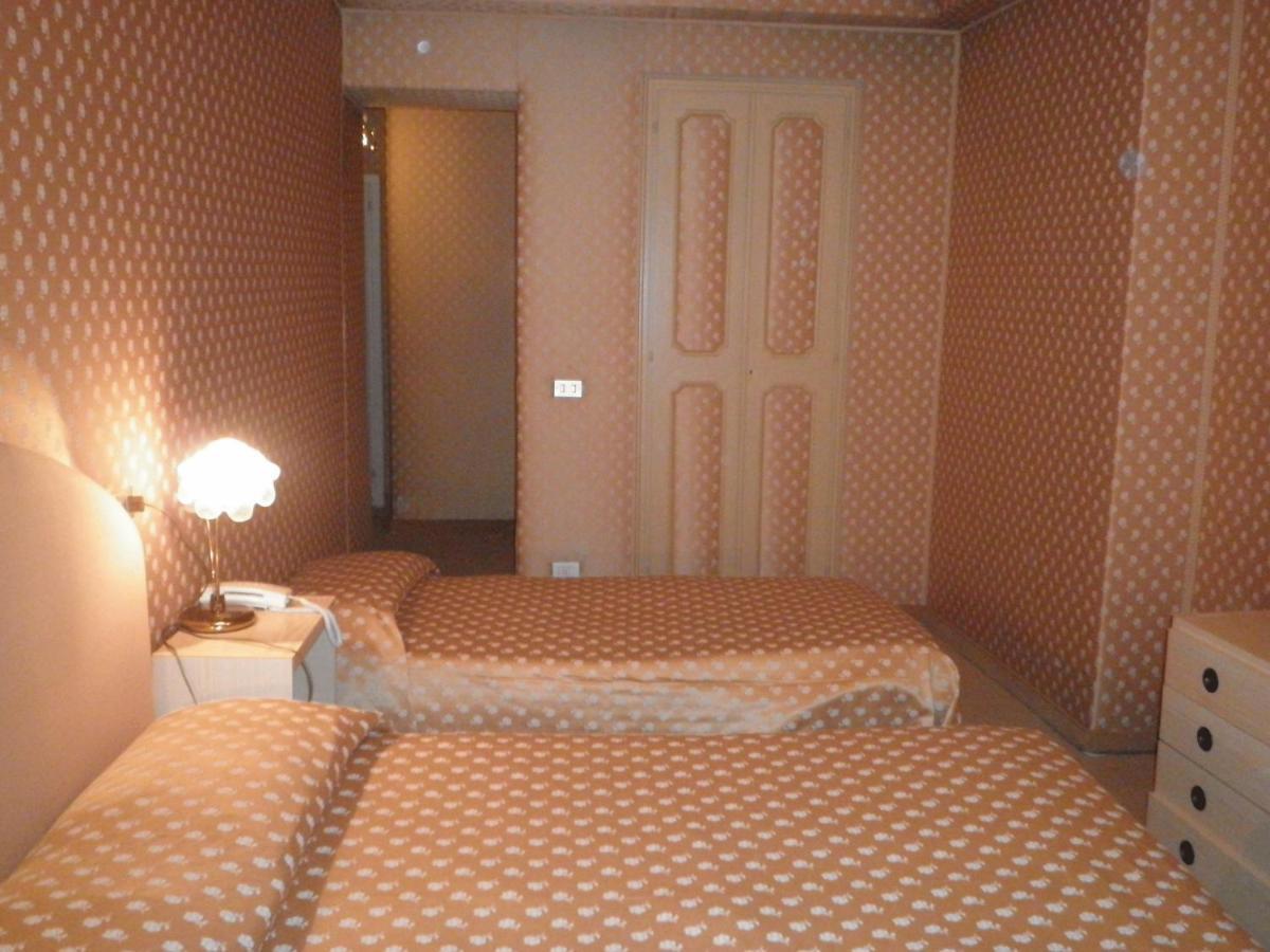 Albergo Sempione Stresa Room photo